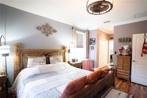 House in Homestead, Florida 4 bedrooms, 226.4 sq.m. № 1990849 - photo 16