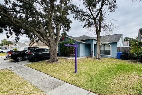 Villa ou maison à vendre à Tampa, Floride: 3 chambres № 1998590 - photo 2