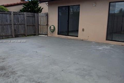 Adosado en alquiler en Miami, Florida, 2 dormitorios, 75.72 m2 № 1990457 - foto 7