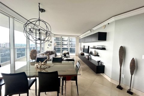 Copropriété à louer à Hallandale Beach, Floride: 2 chambres, 135.45 m2 № 1707678 - photo 15