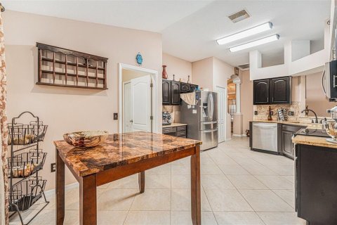 House in Tampa, Florida 4 bedrooms, 196.21 sq.m. № 1802948 - photo 6