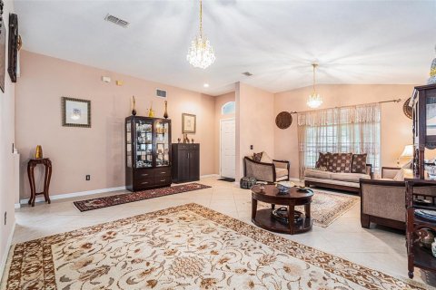 House in Tampa, Florida 4 bedrooms, 196.21 sq.m. № 1802948 - photo 9