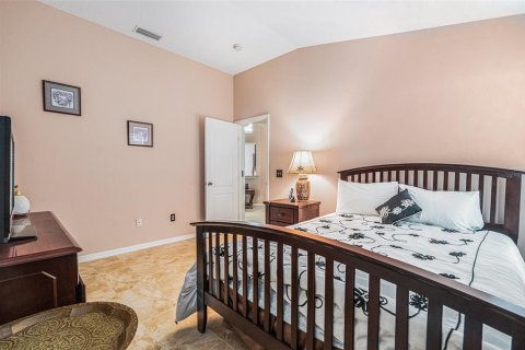 House in Tampa, Florida 4 bedrooms, 196.21 sq.m. № 1802948 - photo 20