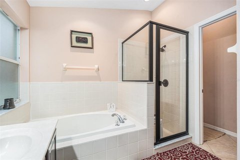 House in Tampa, Florida 4 bedrooms, 196.21 sq.m. № 1802948 - photo 28