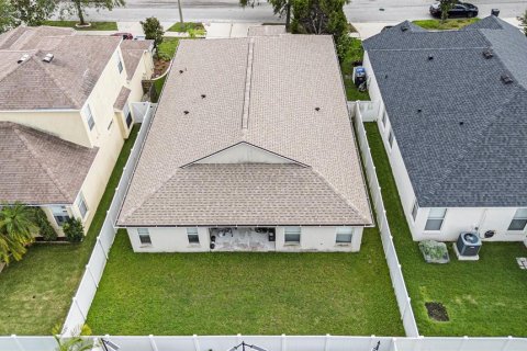 House in Tampa, Florida 4 bedrooms, 196.21 sq.m. № 1802948 - photo 3