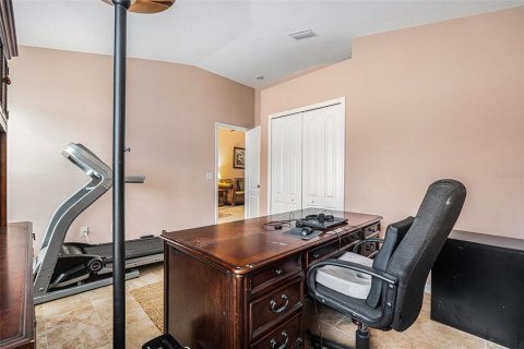 House in Tampa, Florida 4 bedrooms, 196.21 sq.m. № 1802948 - photo 18