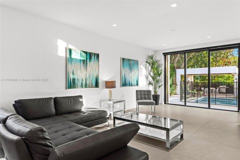 Casa en alquiler en North Miami Beach, Florida, 5 dormitorios, 309.55 m2 № 2012725 - foto 14