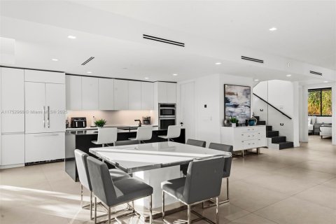 Casa en alquiler en North Miami Beach, Florida, 5 dormitorios, 309.55 m2 № 2012725 - foto 11