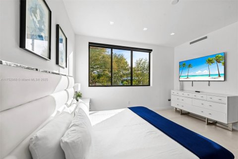 Casa en alquiler en North Miami Beach, Florida, 5 dormitorios, 309.55 m2 № 2012725 - foto 28