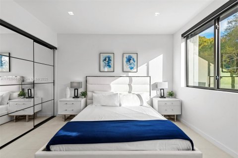 Casa en alquiler en North Miami Beach, Florida, 5 dormitorios, 309.55 m2 № 2012725 - foto 27