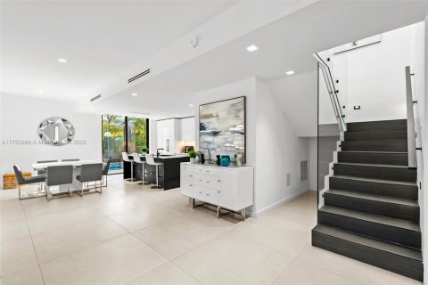 Casa en alquiler en North Miami Beach, Florida, 5 dormitorios, 309.55 m2 № 2012725 - foto 23