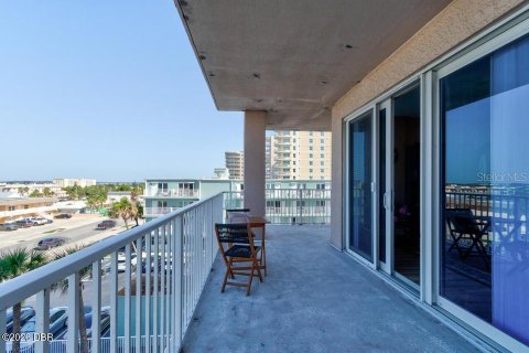 Copropriété à vendre à Daytona Beach Shores, Floride: 3 chambres, 167.97 m2 № 2284119 - photo 27