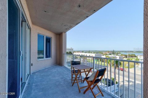 Copropriété à vendre à Daytona Beach Shores, Floride: 3 chambres, 167.97 m2 № 2284119 - photo 28