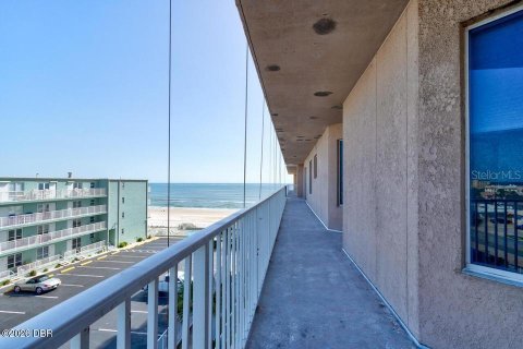 Copropriété à vendre à Daytona Beach Shores, Floride: 3 chambres, 167.97 m2 № 2284119 - photo 29