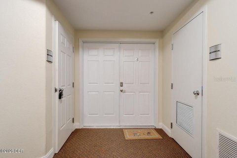 Copropriété à vendre à Daytona Beach Shores, Floride: 3 chambres, 167.97 m2 № 2284119 - photo 4