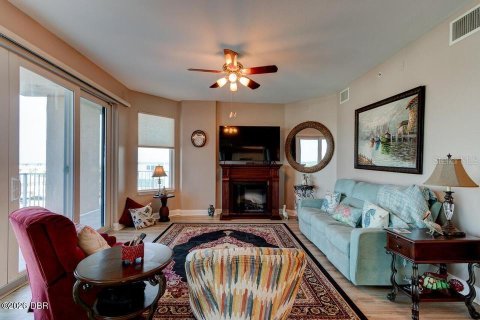 Copropriété à vendre à Daytona Beach Shores, Floride: 3 chambres, 167.97 m2 № 2284119 - photo 10