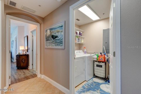 Copropriété à vendre à Daytona Beach Shores, Floride: 3 chambres, 167.97 m2 № 2284119 - photo 19