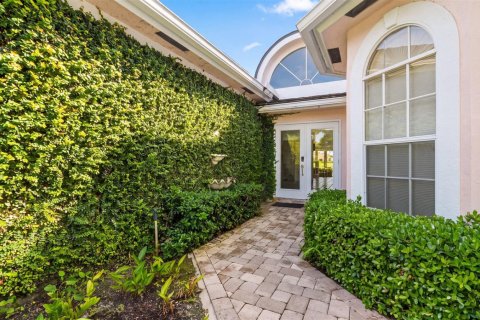 House in Wellington, Florida 3 bedrooms, 202.71 sq.m. № 2390084 - photo 2