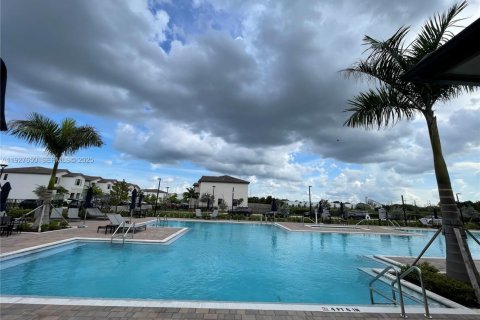 House in Homestead, Florida 3 bedrooms, 123.37 sq.m. № 1986883 - photo 25