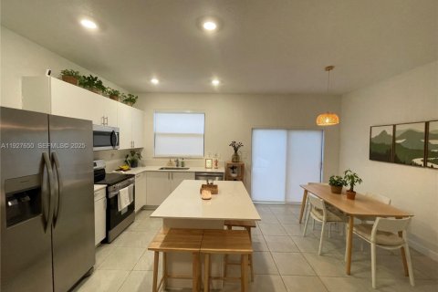 House in Homestead, Florida 3 bedrooms, 123.37 sq.m. № 1986883 - photo 7