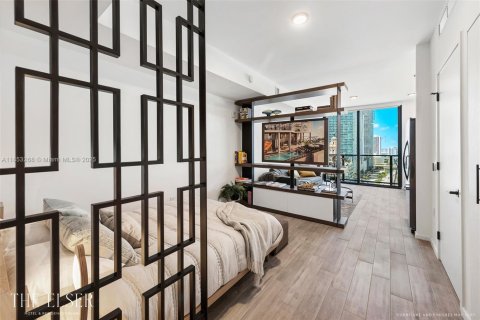 Condominio en venta en Miami, Florida, 1 dormitorio, 40.78 m2 № 1875554 - foto 2