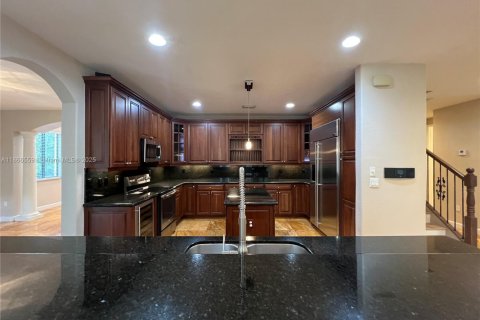 Снять в аренду виллу или дом в Катлер-Бей, Флорида 5 спален, 366.5м2, № 1921535 - фото 21