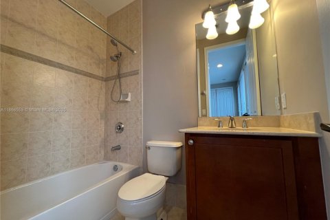 Снять в аренду виллу или дом в Катлер-Бей, Флорида 5 спален, 366.5м2, № 1921535 - фото 29