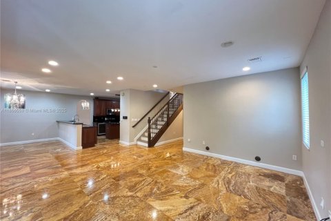 Снять в аренду виллу или дом в Катлер-Бей, Флорида 5 спален, 366.5м2, № 1921535 - фото 8