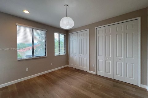 Снять в аренду виллу или дом в Катлер-Бей, Флорида 5 спален, 366.5м2, № 1921535 - фото 19