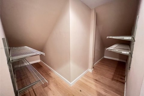 Снять в аренду виллу или дом в Катлер-Бей, Флорида 5 спален, 366.5м2, № 1921535 - фото 15