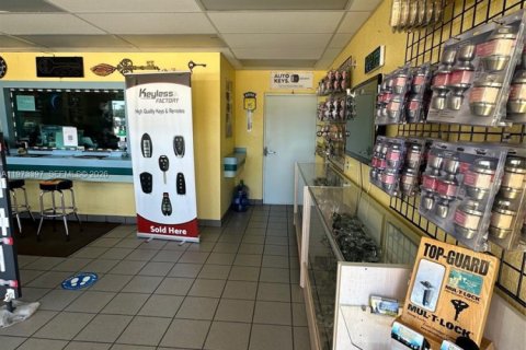 Купить коммерческую недвижимость в Клуистон, Флорида № 2033921 - фото 6