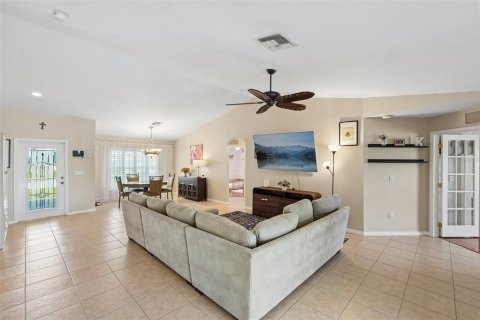 Villa ou maison à vendre à Cape Coral, Floride: 3 chambres, 167.32 m2 № 2419000 - photo 9