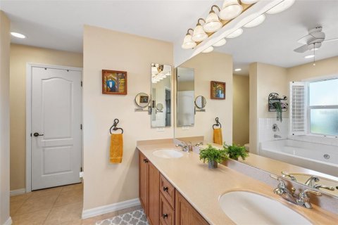 Villa ou maison à vendre à Cape Coral, Floride: 3 chambres, 167.32 m2 № 2419000 - photo 26