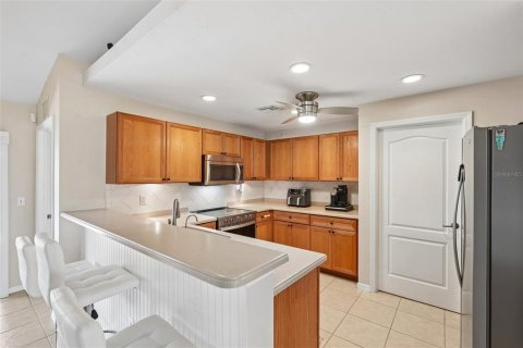 Villa ou maison à vendre à Cape Coral, Floride: 3 chambres, 167.32 m2 № 2419000 - photo 13