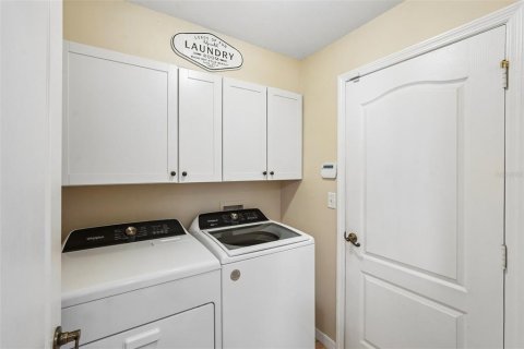 Villa ou maison à vendre à Cape Coral, Floride: 3 chambres, 167.32 m2 № 2419000 - photo 22