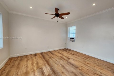 Condominio en alquiler en Hollywood, Florida, 30.19 m2 № 1993949 - foto 2