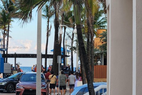 Condominio en alquiler en Hollywood, Florida, 30.19 m2 № 1993949 - foto 8
