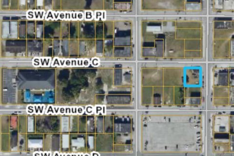 Propiedad comercial en Belle Glade, Florida № 2158529