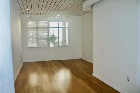 Condominio en alquiler en Tampa, Florida, 1 dormitorio, 73.3 m2 № 1800440 - foto 15