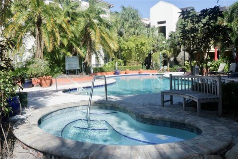 Condominio en alquiler en Tampa, Florida, 1 dormitorio, 73.3 m2 № 1800440 - foto 4
