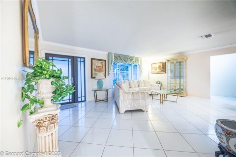 Villa ou maison à vendre à Tamarac, Floride: 2 chambres, 146.88 m2 № 1955847 - photo 5