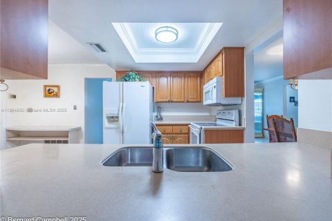 Villa ou maison à vendre à Tamarac, Floride: 2 chambres, 146.88 m2 № 1955847 - photo 19