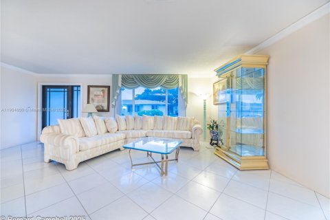 Villa ou maison à vendre à Tamarac, Floride: 2 chambres, 146.88 m2 № 1955847 - photo 8