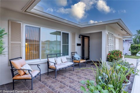 Villa ou maison à vendre à Tamarac, Floride: 2 chambres, 146.88 m2 № 1955847 - photo 4