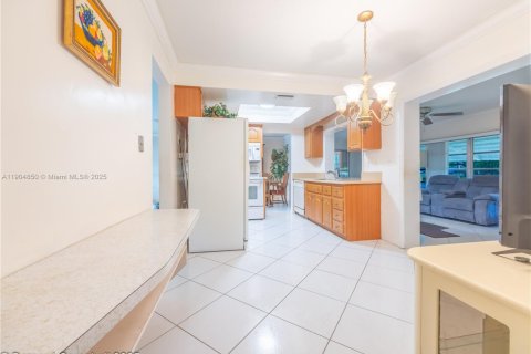 Villa ou maison à vendre à Tamarac, Floride: 2 chambres, 146.88 m2 № 1955847 - photo 15