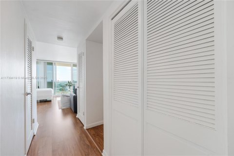 Condominio en venta en Miami Beach, Florida, 51.28 m2 № 1763892 - foto 8