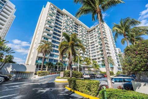 Condominio en venta en Miami Beach, Florida, 51.28 m2 № 1763892 - foto 1