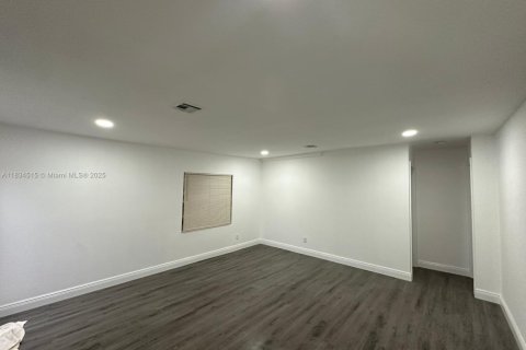 Casa en venta en South Bay, Florida, 3 dormitorios, 104.79 m2 № 1889952 - foto 8
