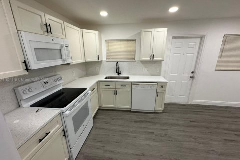 Casa en venta en South Bay, Florida, 3 dormitorios, 104.79 m2 № 1889952 - foto 28