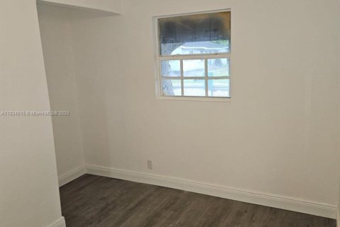 Casa en venta en South Bay, Florida, 3 dormitorios, 104.79 m2 № 1889952 - foto 11